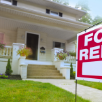 What are the typical challenges of selling a house fast with many repair issues?